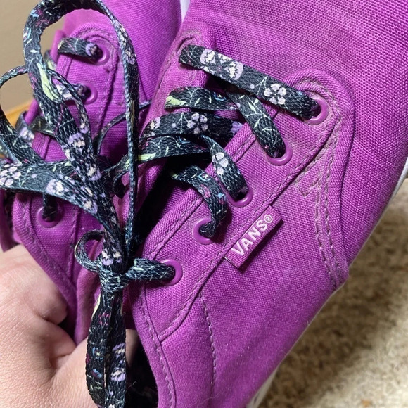 Magenta floral Vans matching laces 7 - Picture 3 of 6